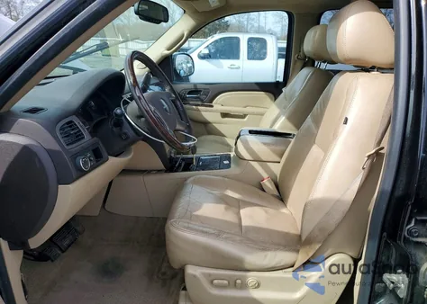 2010 GMC Yukon Xl Denali z USA, uszkodzony, nr VIN 1GKUKMEF3AR163422